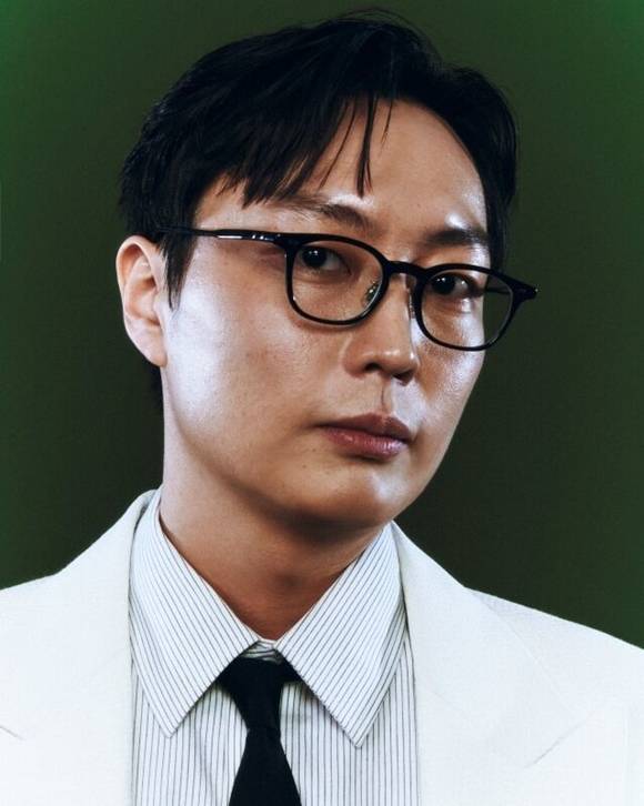 배우 노재원이 '오징어 게임'을 떠나보내는 소감을 전하며 이제는 다시 내려와 앞으로 걸어갈 길에 집중하고 싶다는 바람을 밝혔다. /넷플릭스