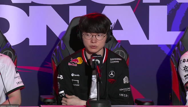 ‘페이커’ 이상혁이 13일 오전 9시(한국시간) 캐나다 밴쿠버 퍼시픽 콜리세움에서 열린 ‘2025 MSI’ 결승전 젠지와 경기가 끝난 뒤 공식 기자회견에서 발언하고 있다. 라이엇 게임즈 제공