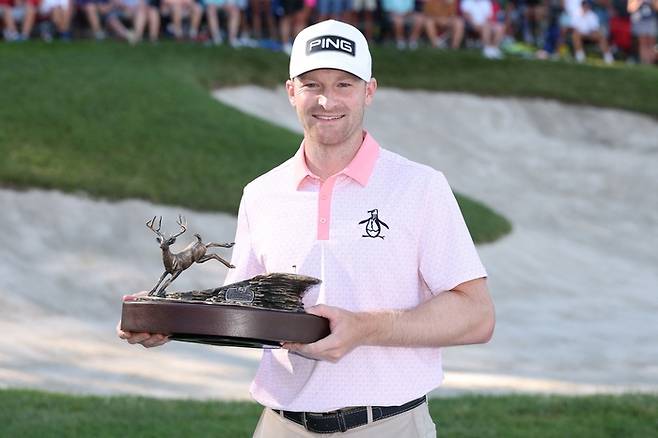 존 디어 클래식 정상에 오르며 PGA 투어 2025시즌 다승자 대열에 합류한 브라이언 캠벨. AFP 연합뉴스