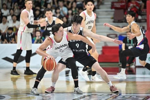 이정현은 1차전에서 17점 4리바운드 3어시스트 1스틸, 2차전에서 8점 4어시스트 2스틸을 기록했다. 가장 중요한 건 이현중, 여준석과 균형을 맞추는 것이었다. 여기에 적극적인 수비까지 더하니 부족한 부분이 없었다. 사진=대한민국농구협회 제공