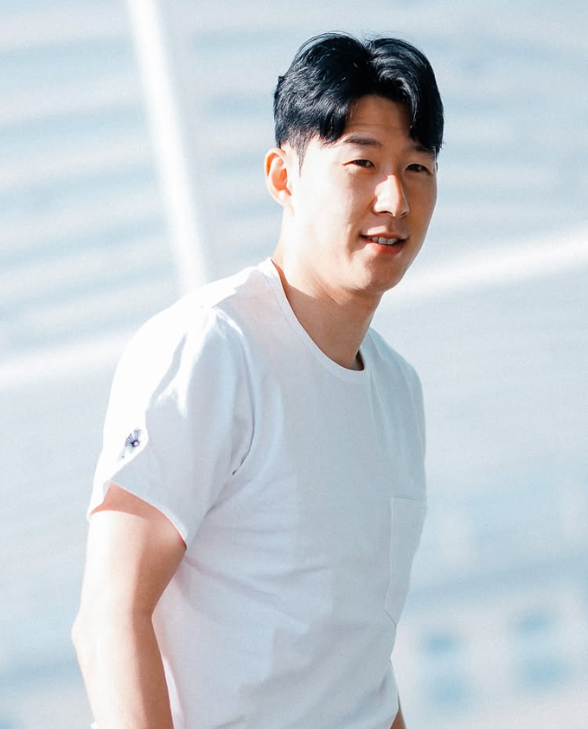 영국 매체 '더스탠더드'가 지난 12일(한국시간) 손흥민이 토트넘에서의 미래에 의문이 제기되고 있으며 손흥민 없는 미래를 준비하는 것처럼 보인다고 보도했다. 토트넘