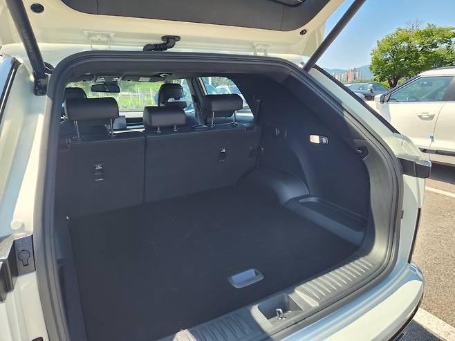 액티언 하이브리드 적재공간./사진=도다솔 기자