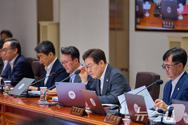 이재명 대통령이 8일 서울 용산 대통령실 청사에서 열린 국무회의를 주재하고 있다. (대통령실 제공. 재판매 및 DB 금지) 2025.7.8/뉴스1 ⓒ News1 허경 기자
