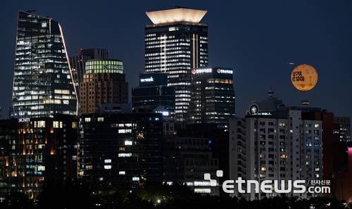 여의도 증권가 야경 모습.