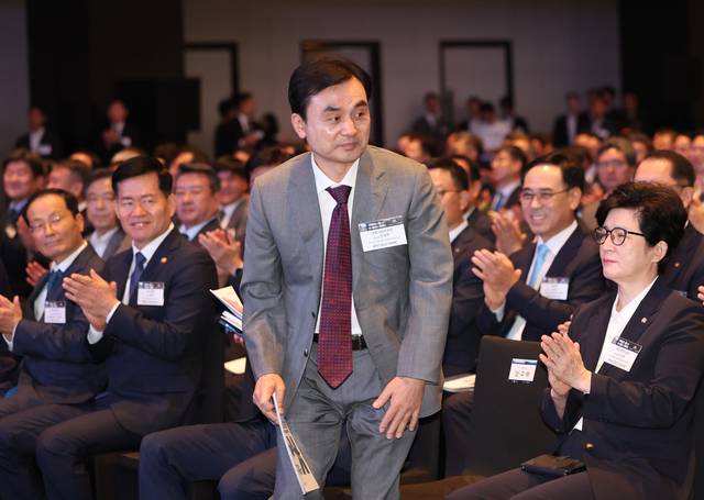 지난 8일 서울 용산구 그랜드 하얏트 호텔에서 열린 방위산업의 날 기념식에 안규백 국방부 장관 후보자가 참석해 있다.연합뉴스 제공