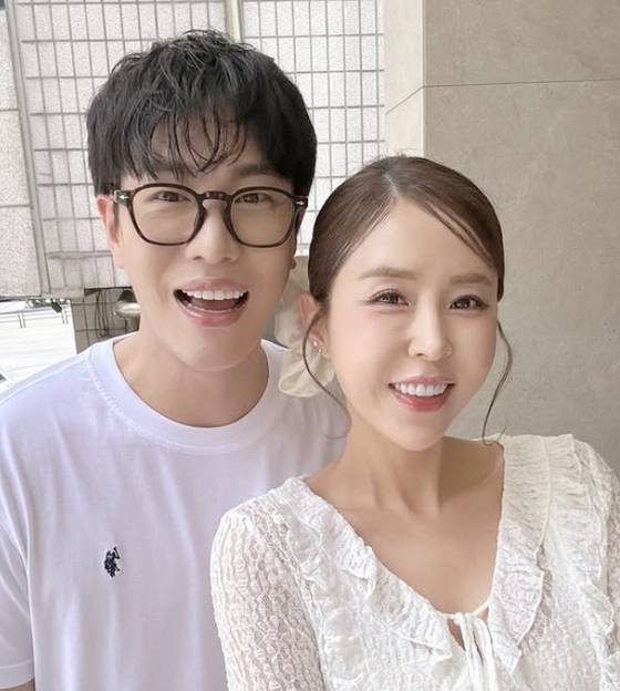 가수 문원(왼쪽), 코요태 멤버 신지. 신지 인스타그램 캡처