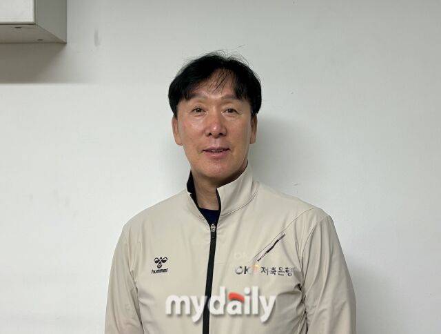 인터뷰에 응한 신영철 감독./마이데일리