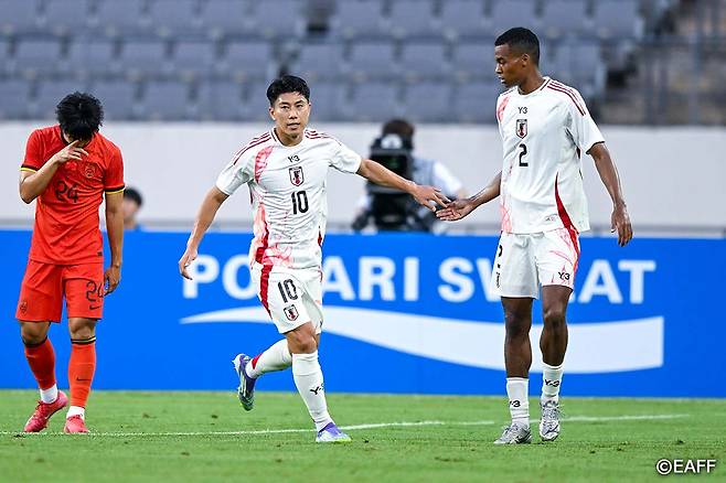 지난 12일 용인미르스타디움에서 열린 중국(빨간색)과 일본의 2025 동아시아축구연맹(EAFF) E-1 챔피언십(동아시안컵) 경기 모습. /사진=EAFF 제공