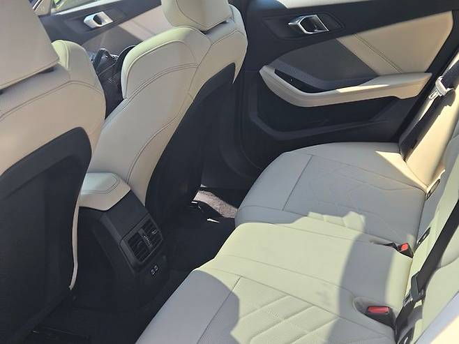 뉴 120 뒷좌석. ⓒ데일리안 정진주 기자