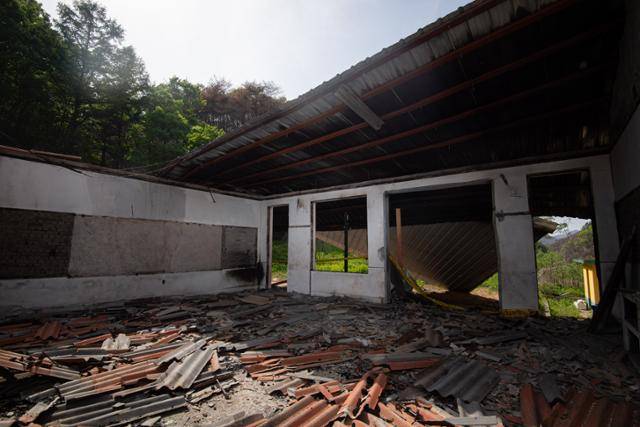 산불로 전소된 대곡초등학교 건물. 안동=남동균 인턴기자