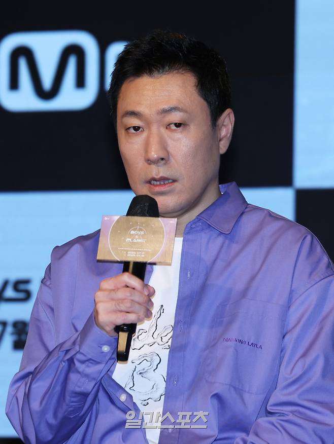 김신영 CP가 16일 오전 서울 구로구 더세인트에서 열린 Mnet 예능 '보이즈 2 플래닛' 제작발표회에 참석해 인사말을 하고 있다. 서병수 기자 qudtn@edaily.co.kr /2025.07.16/