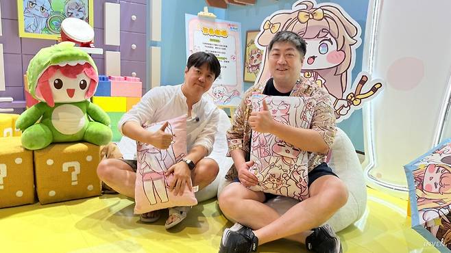 ▲ 에피드게임즈 심정선 부대표(좌), 한정현 대표(우)