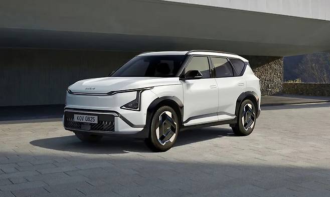 중국 기업 CATL 삼원계 배터리를 채택한 기아 ‘EV5’