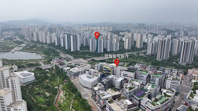 경기도 하남시 망월동 ‘미사강변푸르지오’ 아파트와 인근 학원가의 모습. 안경찬 PD