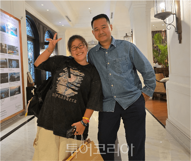 오른쪽부터 파자르 로피(Fajar Ropi) 가루다 인도네시아 한국 지사장과 유투버 꽃언니