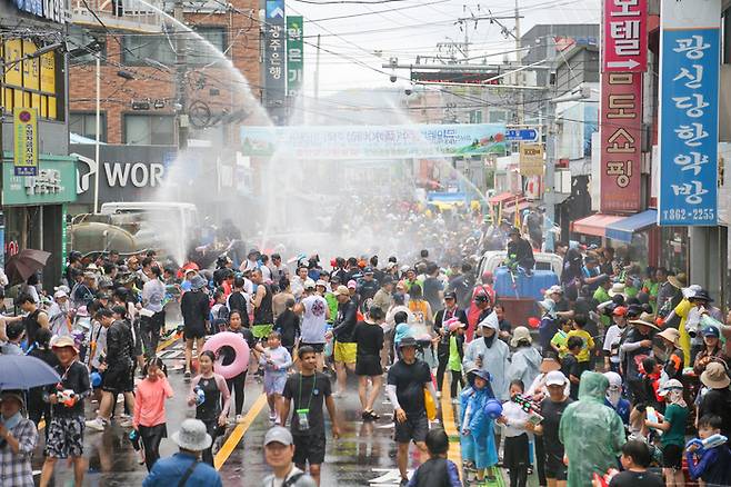 장흥물축제 살수대첩 거리퍼레이드 / 사진=장흥군