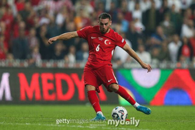 튀르키예 국가 대표팀의 일원이자 베식타스의 열렬한 팬으로 알려진 쾨크취. /게티이미지코리아