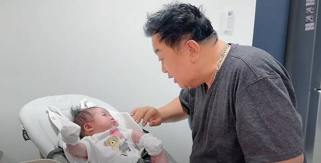 이용식이 딸 이수민을 비난하는 여론에 입을 열었다. 유튜브 채널 ‘아뽀TV’ 영상 캡처