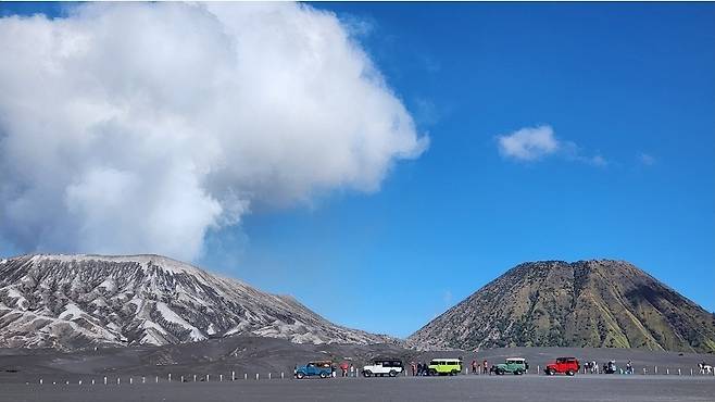 브로모 화산과 바톡산(Mount Batok)