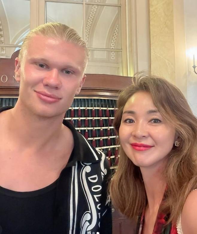 엘링 홀란드, 야노 시호. 사진|야노 시호 인스타그램