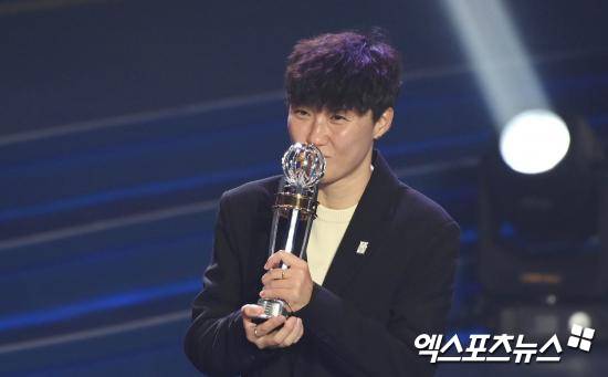 연임된 박윤정 여자 U-20 축구대표팀 감독. 엑스포츠뉴스DB