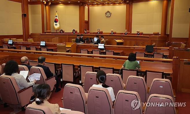 헌법재판소 선고 (서울=연합뉴스) 김성민 기자 = 17일 서울 종로구 헌법재판소 대심판정에서 손준성 대구고검 차장검사(검사장) 탄핵 심판 선고가 열리고 있다. 2025.7.17 ksm7976@yna.co.kr