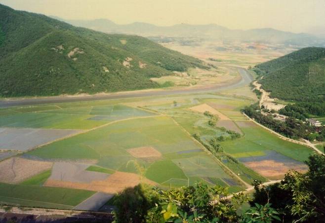 전남 영광군 백수읍 길용리에 위치한 영산 정관평.