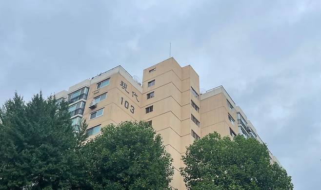 7월 17일 오후 압구정 신현대9차 아파트 / 사진 = 정해용 기자