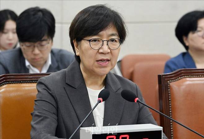 정은경 보건복지부 장관 후보자가 18일 서울 여의도 국회에서 열린 국회 보건복지위원회 정은경 보건복지부 장관 후보자 인사청문회에서 질의에 답변하고 있다. ⓒ데일리안 홍금표 기자