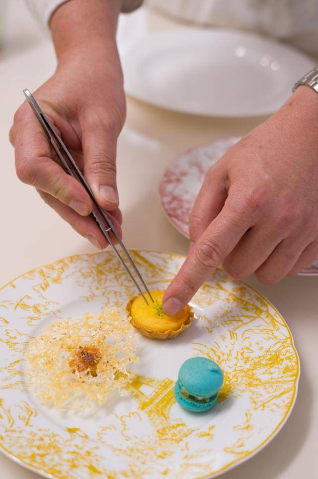 '알랭'의 아뮤즈 부쉬(프랑스 식당서 코스 시작 전 제공하는 한 입 요리). 장준우 제공