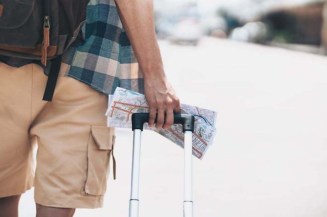 여행의 설렘보다 공항의 ‘줄’이 더 먼저 떠오르는 시기다. 게티이미지뱅크