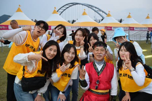 언제나 곁을 든든히 지켜주는 선남면 직원들과 함께.