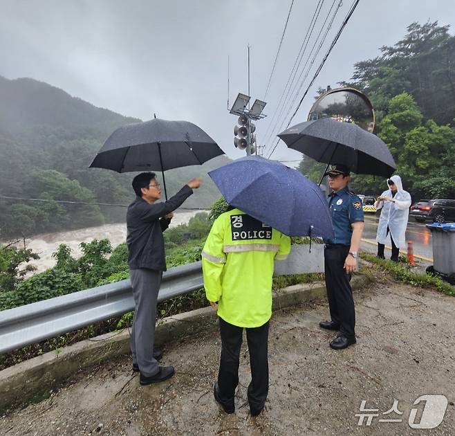 김철문 전북경찰청장이 19일 집중호우 피해가 우려되는 남원을 찾아 긴급 점검에 나섰다.(전북경찰청 제공. 재판매 및 DB금지)
