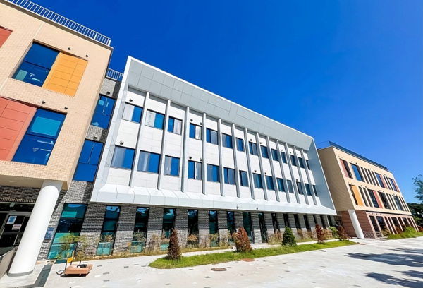 경기형 공간 재구조화 사업을 진행한 죽산중고등학교 전경.