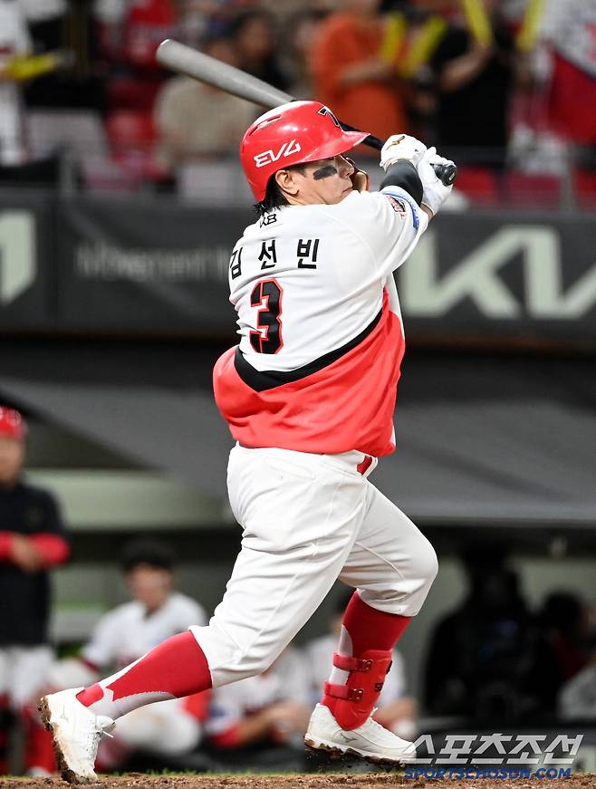 15일 광주KIA챔피언스필드에서 열린 롯데와 KIA의 경기, 4회말 2사 1,2루 KIA 김선빈이 타격을 하고 있다. 광주=허상욱 기자wook@sportschosun.com/2025.05.15/