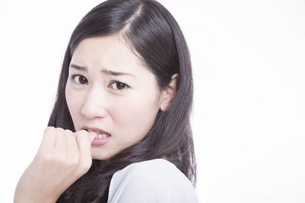 미국의 한 20대 여성이 반복적으로 특정 질문을 하는 습관이 성인 ADHD(주의력결핍 과다행동장애)의 신호일 수 있다고 주장해 화제가 되고 있다./사진=게티이미지뱅크