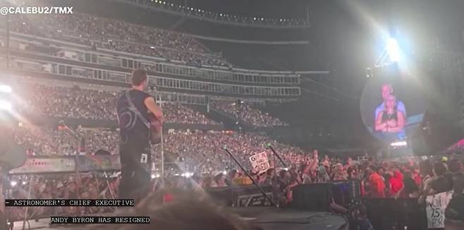 콜드플레이 콘서트 전광판을 통해 불륜 현장을 들킨 미국 IT 기업 아스트로노머 최고경영자(CEO)와 최고인사책임자(CPO). /사진= CNN 캡쳐