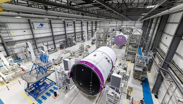 레 뮈로에 있는 아리안 6 조립공장 내부 /아리안스페이스 홈페이지