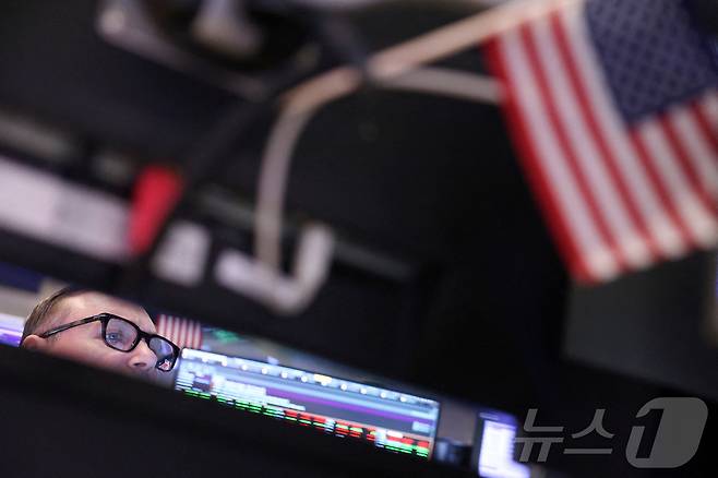 뉴욕증권거래소 트레이더 ⓒ 로이터=뉴스1