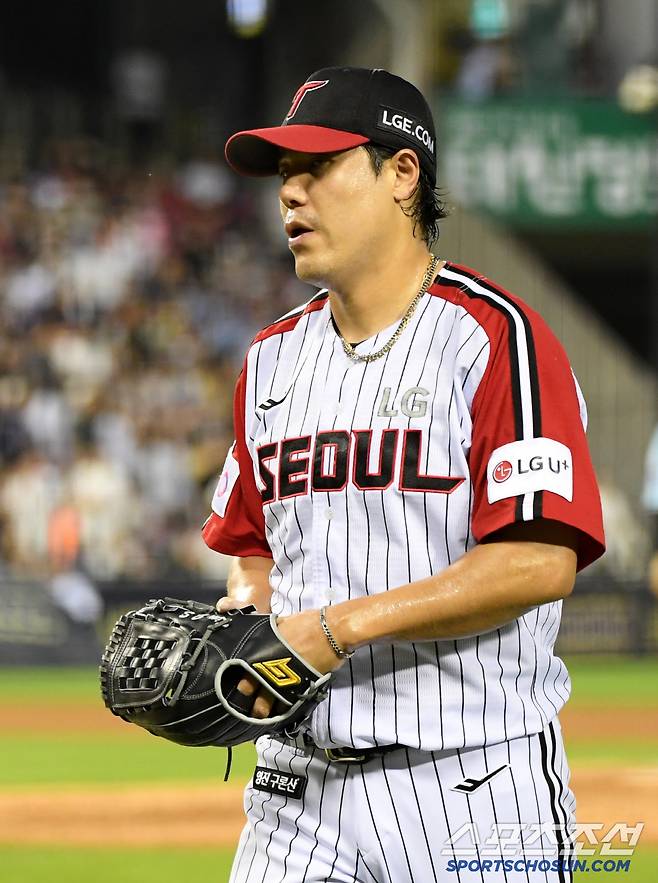 20일 잠실구장에서 열린 LG 트윈스와 롯데 자이언츠의 경기. LG 김진성이 숨을 고르고 있다. 잠실=박재만 기자 pjm@sportschosun.com/2025.07.20/