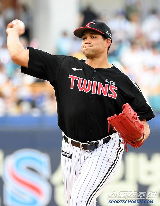 5일 대구 라이온즈파크에서 열린 삼성 라이온즈와 LG 트윈스의 경기. LG 치리노스가 역투하고 있다. 대구=박재만 기자 pjm@sportschosun.com/2025.07.05/