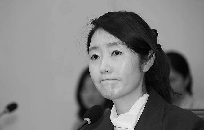 강선우 여성가족부 장관 후보자가 14일 국회 여성가족위원회에서 열린 인사청문회에서 의원 질의를 듣고 있다. 권도현 기자