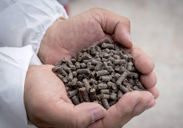 최근 농가들의 선호도를 반영해 펠릿형 퇴비 생산을 확대하고 있다.