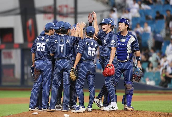 20일 대구 키움전에서 승리한 뒤 기뻐하는 삼성 선수단. 삼성 라이온즈 제공