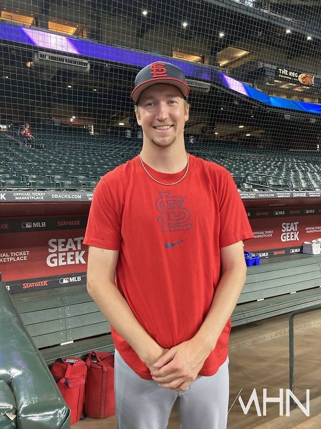 (지난 21일(한국시간) 미국 애리조나주 피닉스에 위치한 체이스 필드에서 MHN과 인터뷰 중인 에릭 페디)