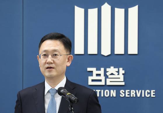 박세현 검찰 비상계엄 특별수사본부 본부장(서울고검장)이 8일 오후 서울 서초구 서울고검 기자실에서 수사 관련 브리핑 모두발언을 하고 있다. 〈사진=연합뉴스〉