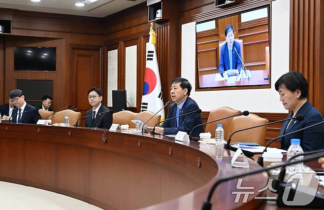 구윤철 경제부총리 겸 기획재정부 장관이 22일 서울 종로구 정부서울청사에서 열린 대외경제장관회의를 주재하고 있다. (기획재정부 제공. 재판매 및 DB 금지) 2025.7.22/뉴스1 ⓒ News1 이연주 기자