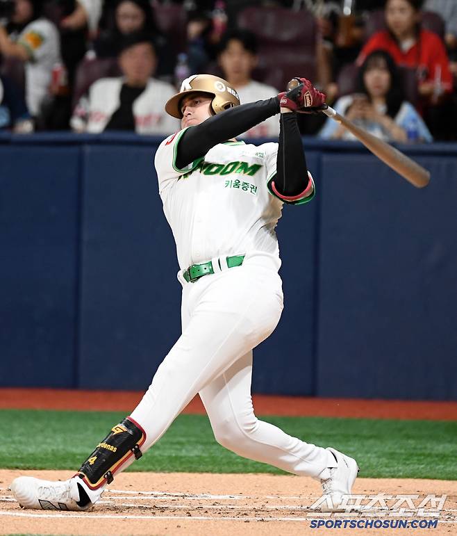 22일 서울 고척스카이돔에서 열린 키움 히어로즈와 롯데 자이언츠의 경기. 키움 카디네스가 타격을 하고 있다. 고척=박재만 기자 pjm@sportschosun.com/2025.07.22/