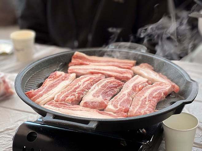 부산 해운대구 16층짜리 호텔 8층 객실에서 가스 버너가 폭발해 불이 났다. 클립아트코리아