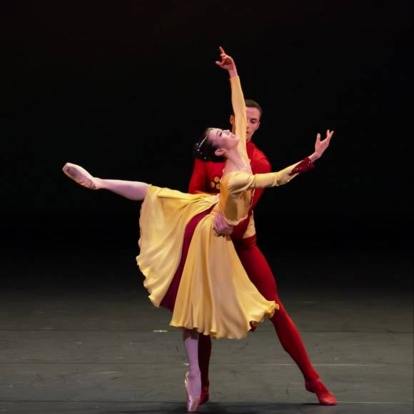 '파리 오페라 발레 에투알 갈라 2024’에서 에투알 박세은이 ‘랩소디 파드되’를 선보이고 있다/제공=예술의전당